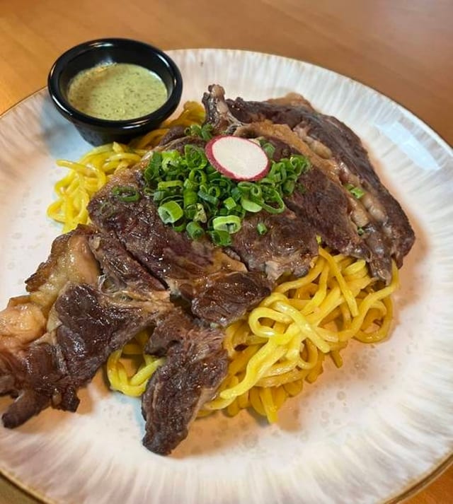 Tray Garlic Noodle.